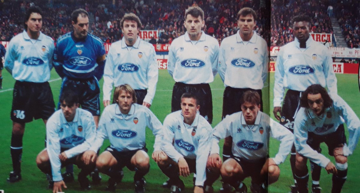 📷 Valencia 97/98.

👥 Del Solar, Zubizareta, Carboni, Djukic, Soria y Angloma (arriba). Piojo López, Mendieta, Vlaovic, Farinós y Morigi (abajo).

🇮🇹 Entrenador: Claudio Ranieri.