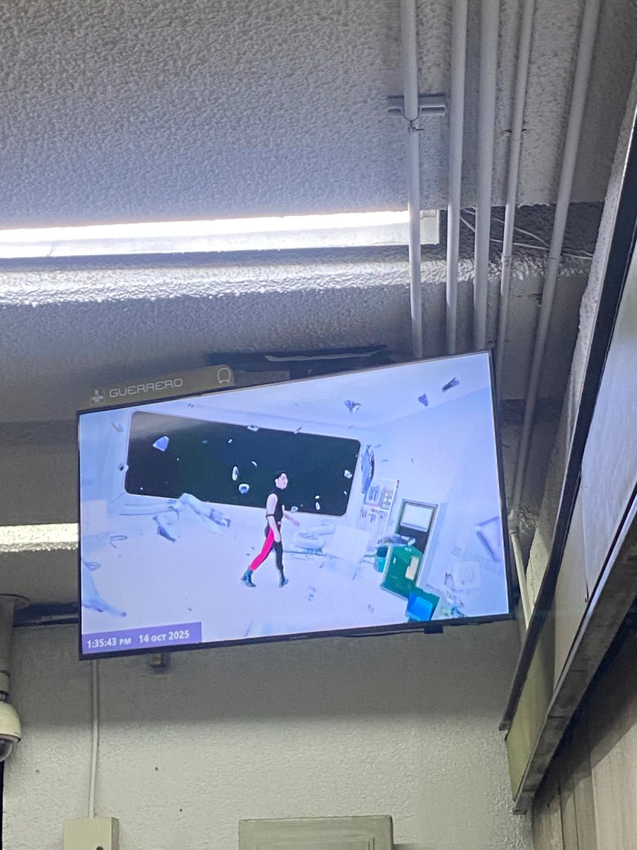 ZolLi22's tweet photo. Feli porque de camino me encontré a unos bonitos en la pantalla del metro https://t.co/UnPlJ1YcSz