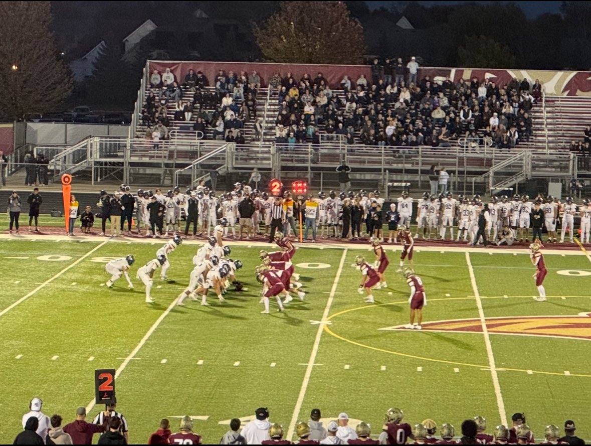 A special night for Drew Brinkman, who broke Prior Lake’s single-game passing record, but the Lakers came up just short at No. 5 Lakeville South, 27–23.
My full story recaps the thriller and looks ahead to Wednesday’s Senior Night vs Farmington. 🔵🟡

priorlakefootball.com/news_article/s…