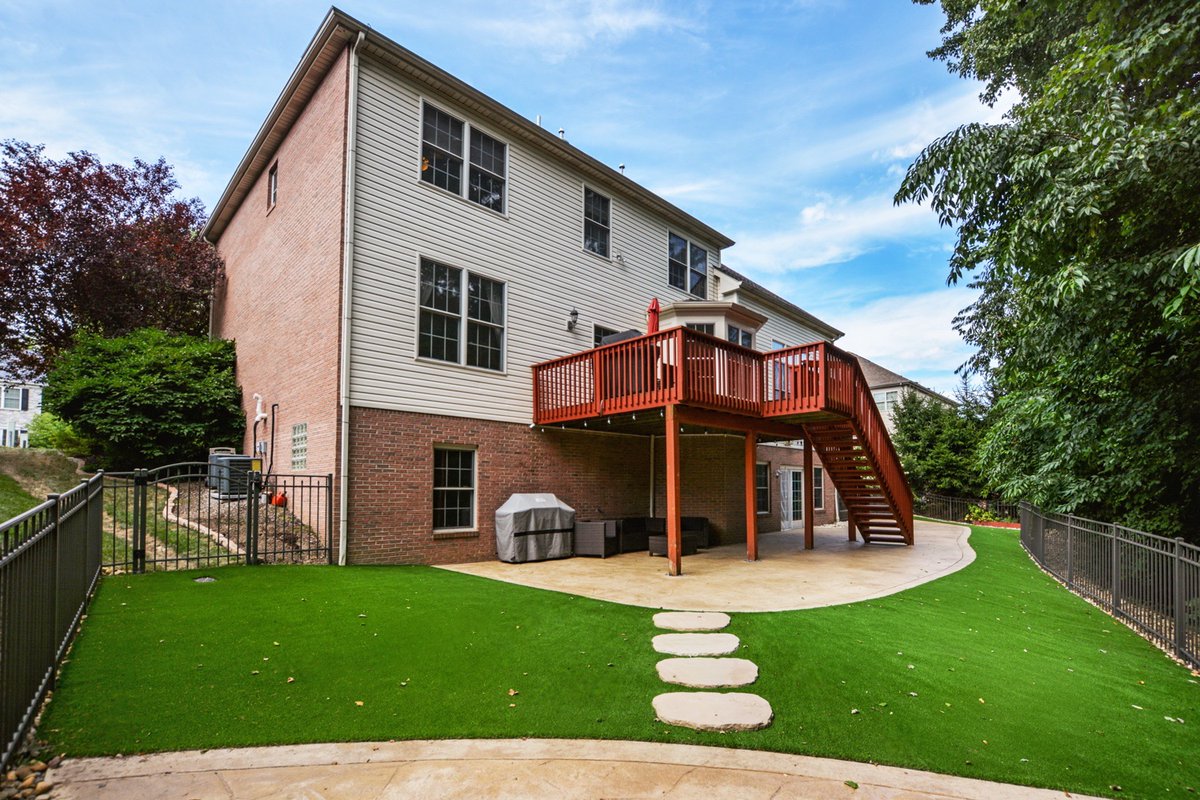 ArtificialTurf_'s tweet image. Upgrade your outdoors with 69ts 🌱💚 Perfect for pets, play, and backyard vibes — built to stay lush with quad-color tech + UV resilience.

Request your free sample kit 👇
artificialturfsupply.com/request-sample…