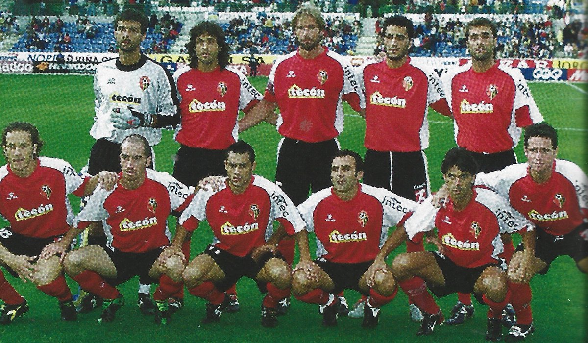 📸 Ciudad de Murcia 04/05.

👥 Miki, Timpani, Edu Serrano, Güiza y Curro Montoya (arriba). Gibanel, Ferrier, Cuevas, Pablo Gómez, Aguilar y Dani (abajo).

📋 Entrenadores: Miguel Álvarez (24 jornadas) y Julián Rubio (18 jornadas).