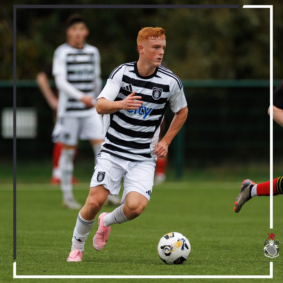A hard fought 1-1 draw between <a href="/queensparkfc/">Queen's Park FC</a>  and <a href="/PartickThistle/">Partick Thistle FC</a>  with Thistle winning the bonus point on penalties in Glasgow Cup today at Lochinch. 📷 now on my website ➡️ tinyurl.com/bdbdwpe7