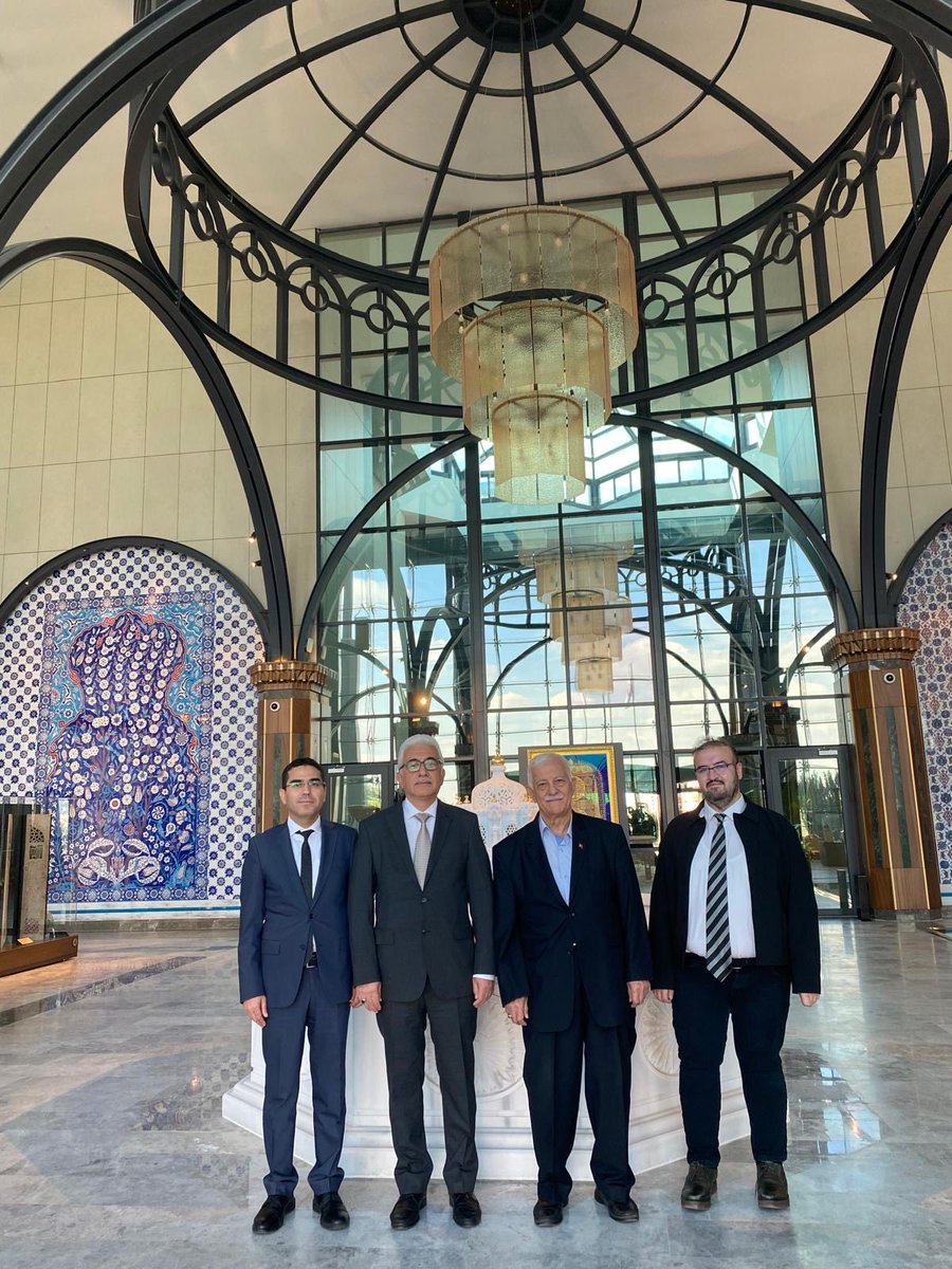 HasanDOGRUYOL's tweet photo. BOL-DAV Yönetim Kurulu’ndan Vakıflar Genel Müdürü Sayın Sinan Aksu’ya Ziyaret

Ziyarette, Vakfın bugüne kadar yürüttüğü faaliyetler hakkında genel bir bilgilendirme yapılarak, Bolvadin’deki yıkılacak halde olan tarihi çeşmelerin restorasyonu konusu gündeme getirildi. https://t.co/SI5mFL66Mr