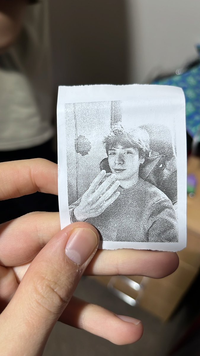 D🫠 (@yedvid) on Twitter photo 