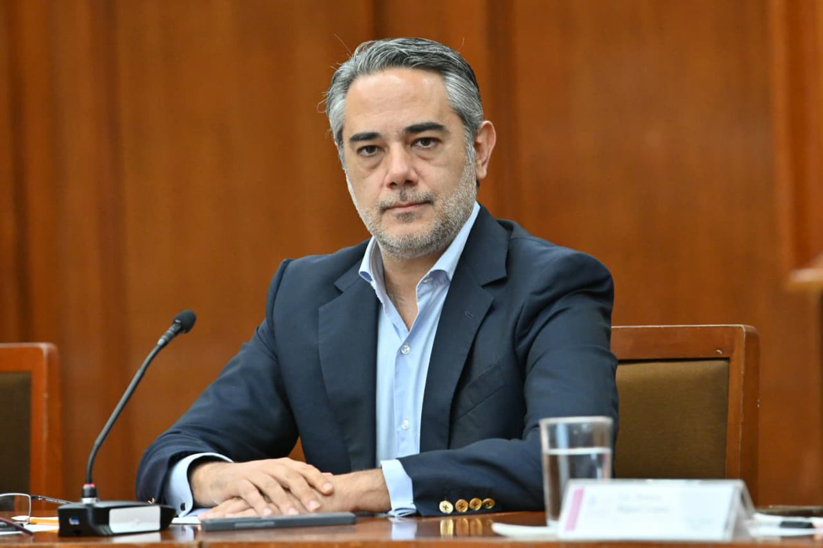 En el inicio de la presentación de esta obra, el Coord. del GP del #PAN, <a href="/PabloDeCevallos/">Pablo Fernandez De Cevallos</a>, indicó con respecto a su bancada que "desde nuestra perspectiva y visión, a título personal y como grupo parlamentario, estamos convencidos de que la vida inicia desde el momento de la