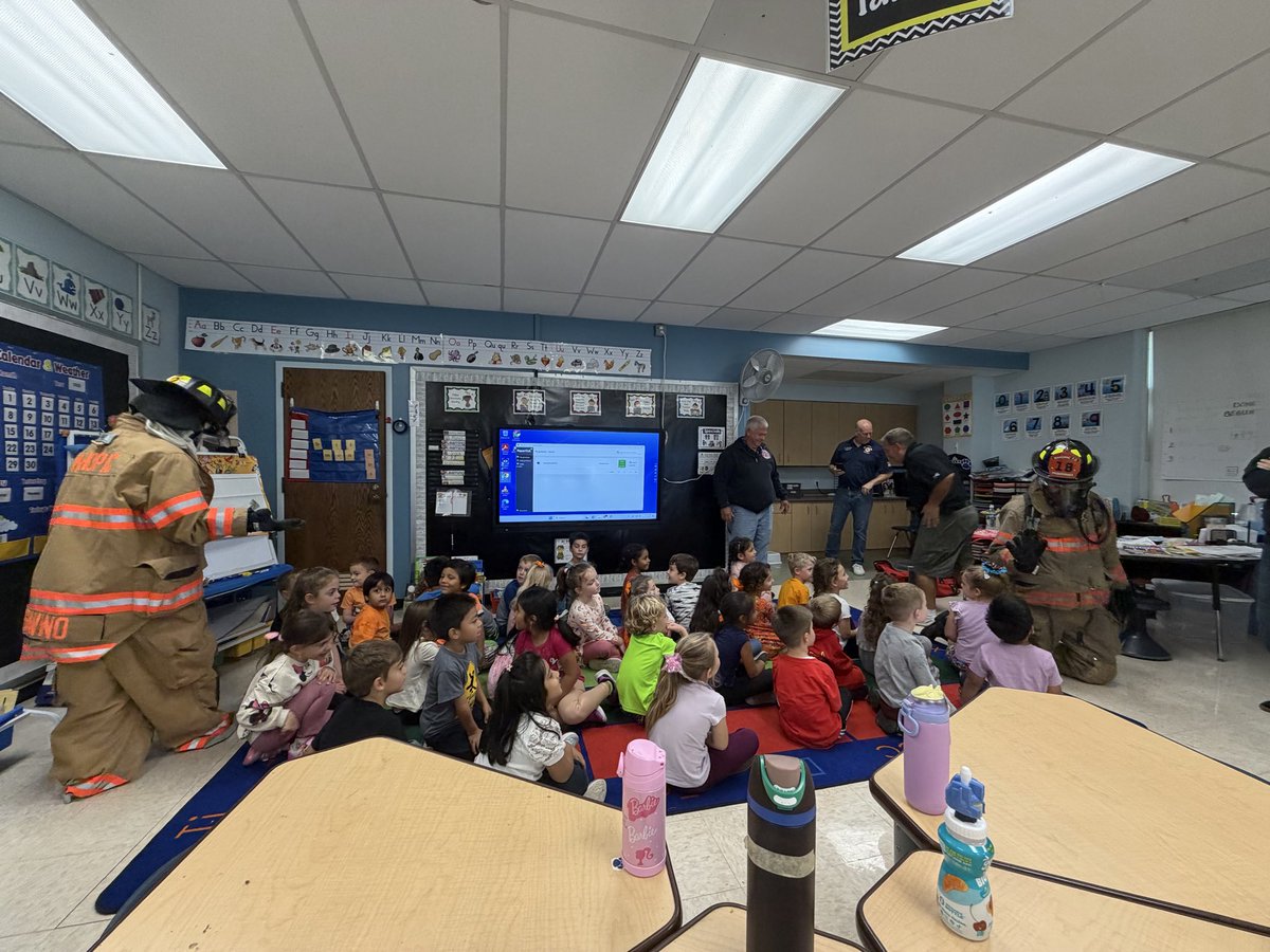 Ms. Lyons tweet media