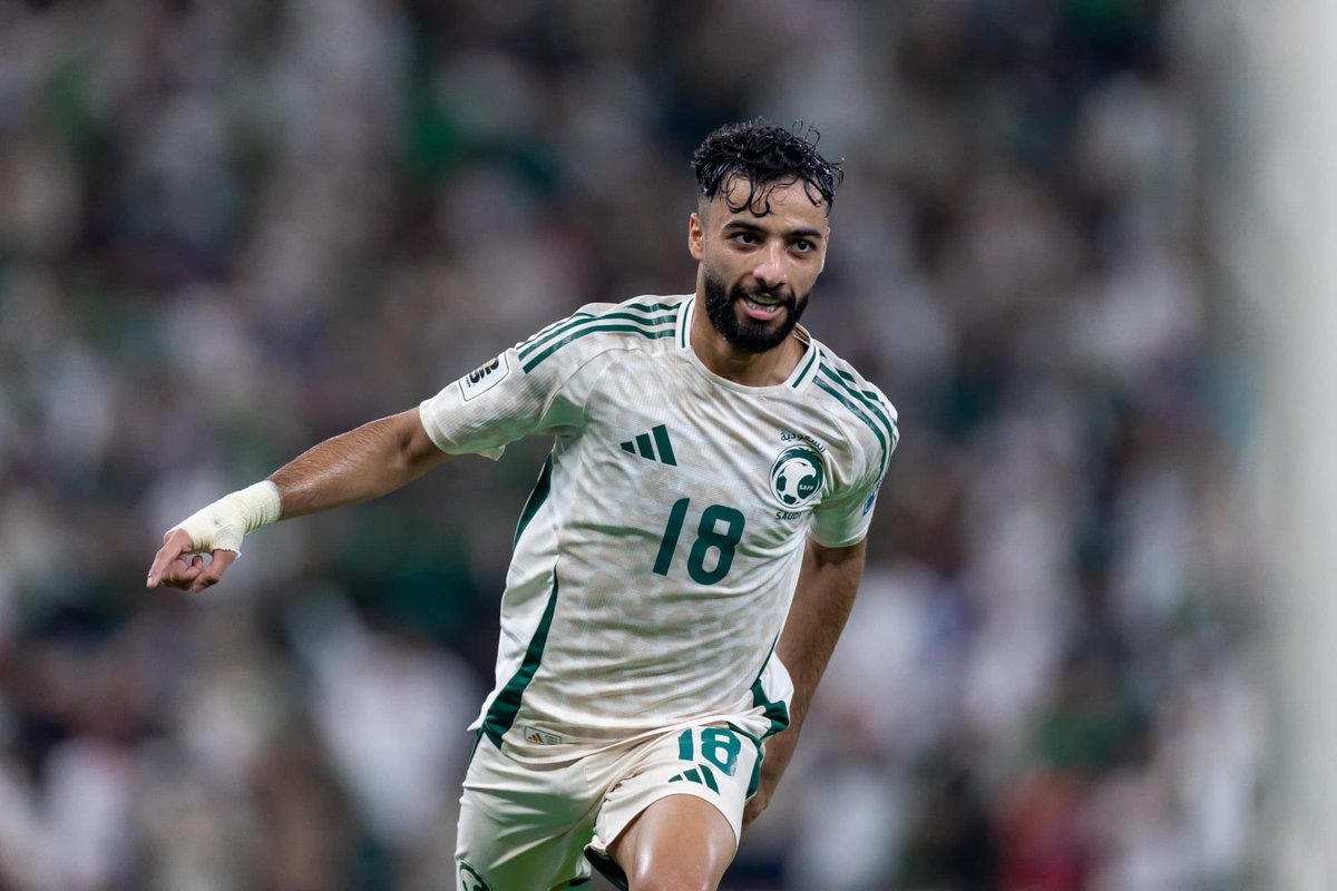 صالح ابو الشامات لازم نتكلم عنه بفيديو…
هذا اللاعب خامة نادرة في كرة القدم…
#السعوديه_العراق