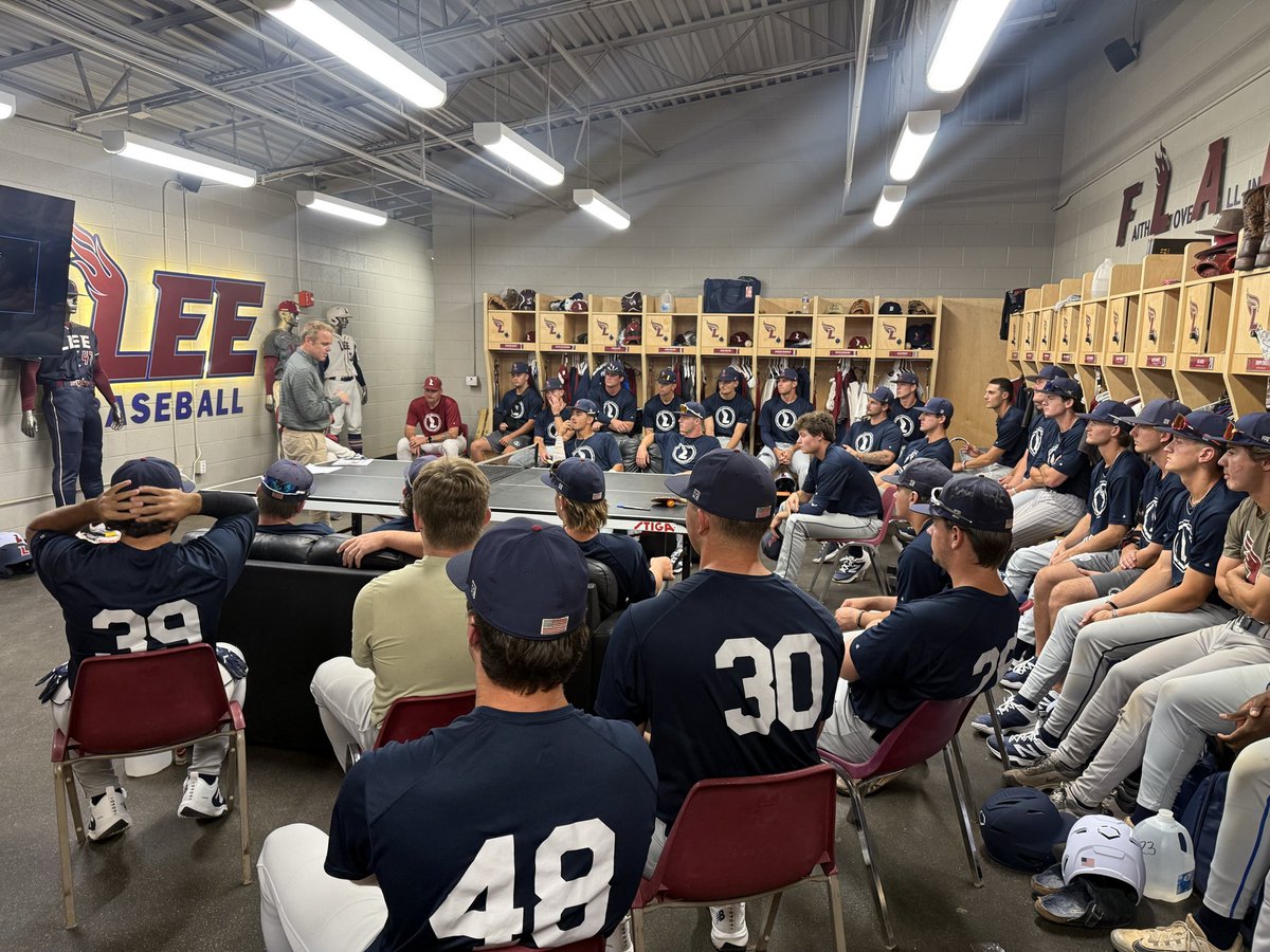 LeeUBaseball's tweet photo. #TransparentTuesday with Dr Rob. #FiredUp https://t.co/qzHhN9GX0U