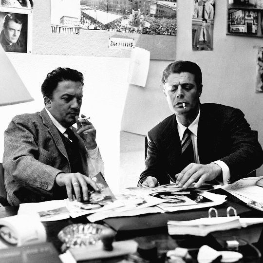 projectionistw's tweet image. Marcello Mastroianni with Federico Fellini in Rome, 1958.