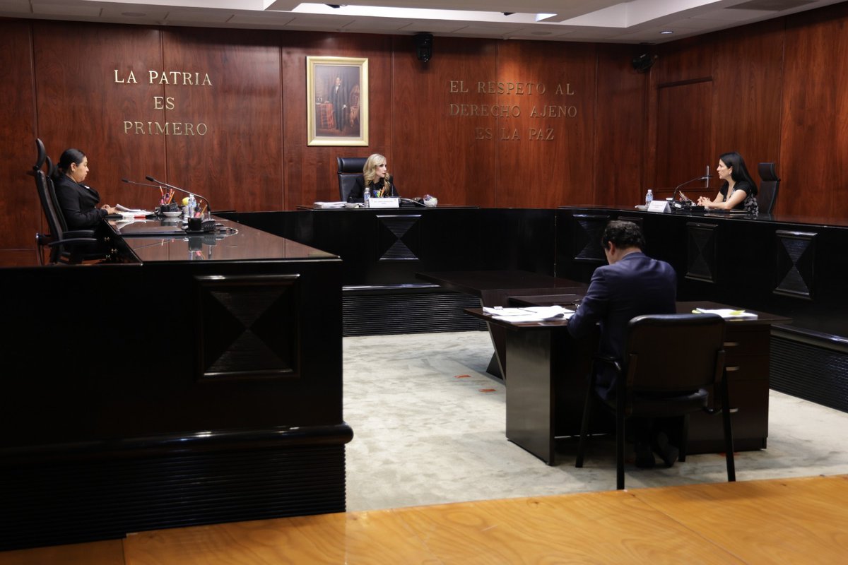 LRomo18's tweet image. 👩‍⚖️ Sesionamos las integrantes de la Comisión de Carrera Judicial y Especialización del @OAJ_Mex, abordando temas trascendentes para el fortalecimiento del Poder Judicial en México. 
#NuevoPoderJudicial #PJF #CarreraJudicial