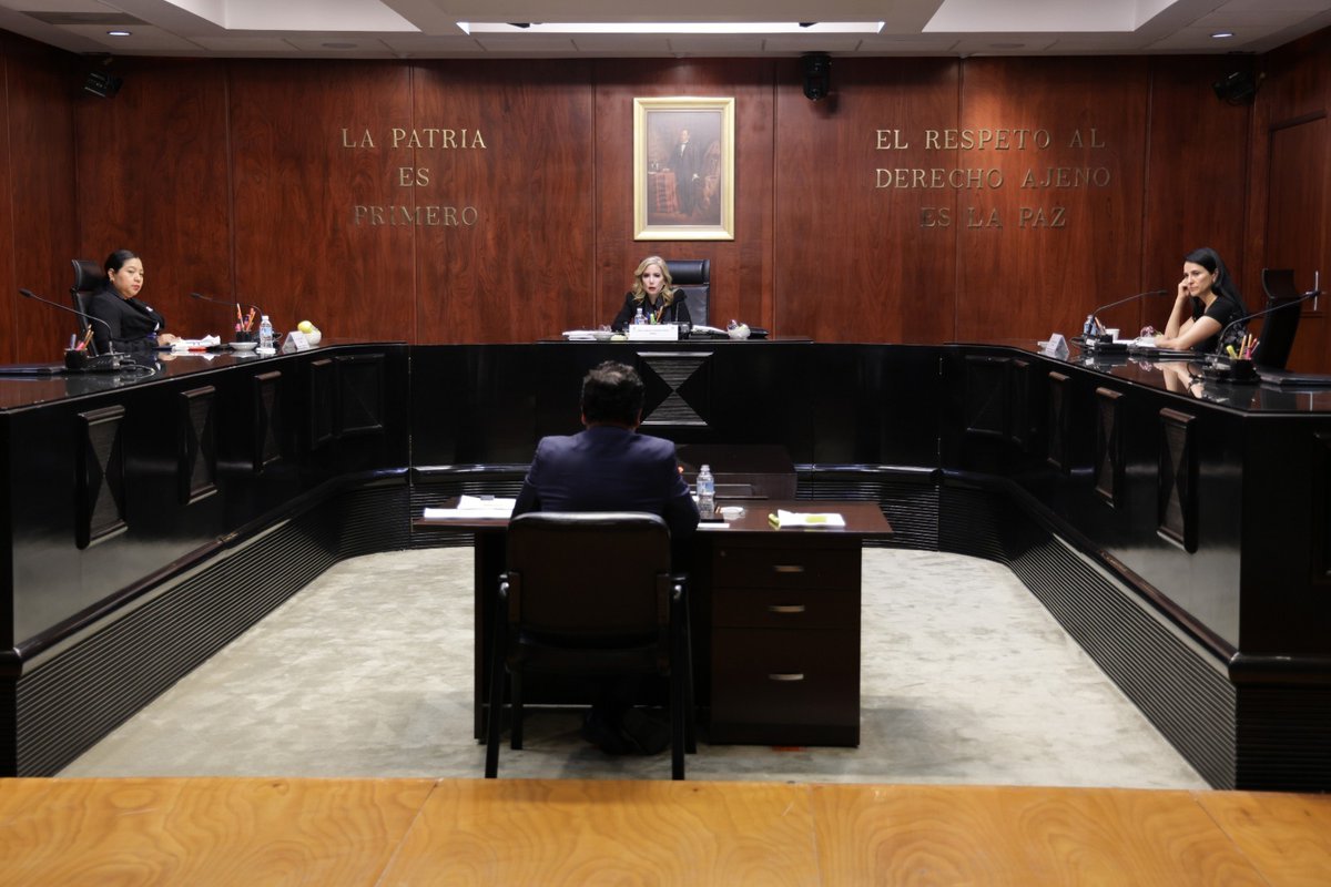 LRomo18's tweet image. 👩‍⚖️ Sesionamos las integrantes de la Comisión de Carrera Judicial y Especialización del @OAJ_Mex, abordando temas trascendentes para el fortalecimiento del Poder Judicial en México. 
#NuevoPoderJudicial #PJF #CarreraJudicial