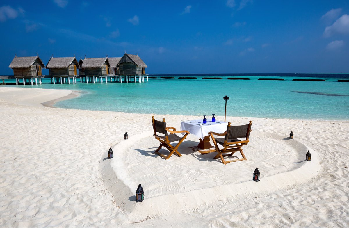 odysseystravel's tweet photo. Celebrate Christmas in style — golden sands in Dubai followed by serene island bliss in the Maldives. The perfect festive escape.

📞 Call us to book your festive getaway 020 3710 6951

#OdysseysTravel #LuxuryWinterSun #FestiveSeason https://t.co/Dx2UyuhdEm