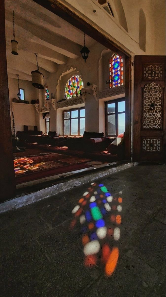 chefsunshin's tweet photo. وحده من الاشياء اللي ابغى اسويها ببيتي 
☀️Stained Glass Art
أو القمريه ✨ https://t.co/nonxeMSFYf