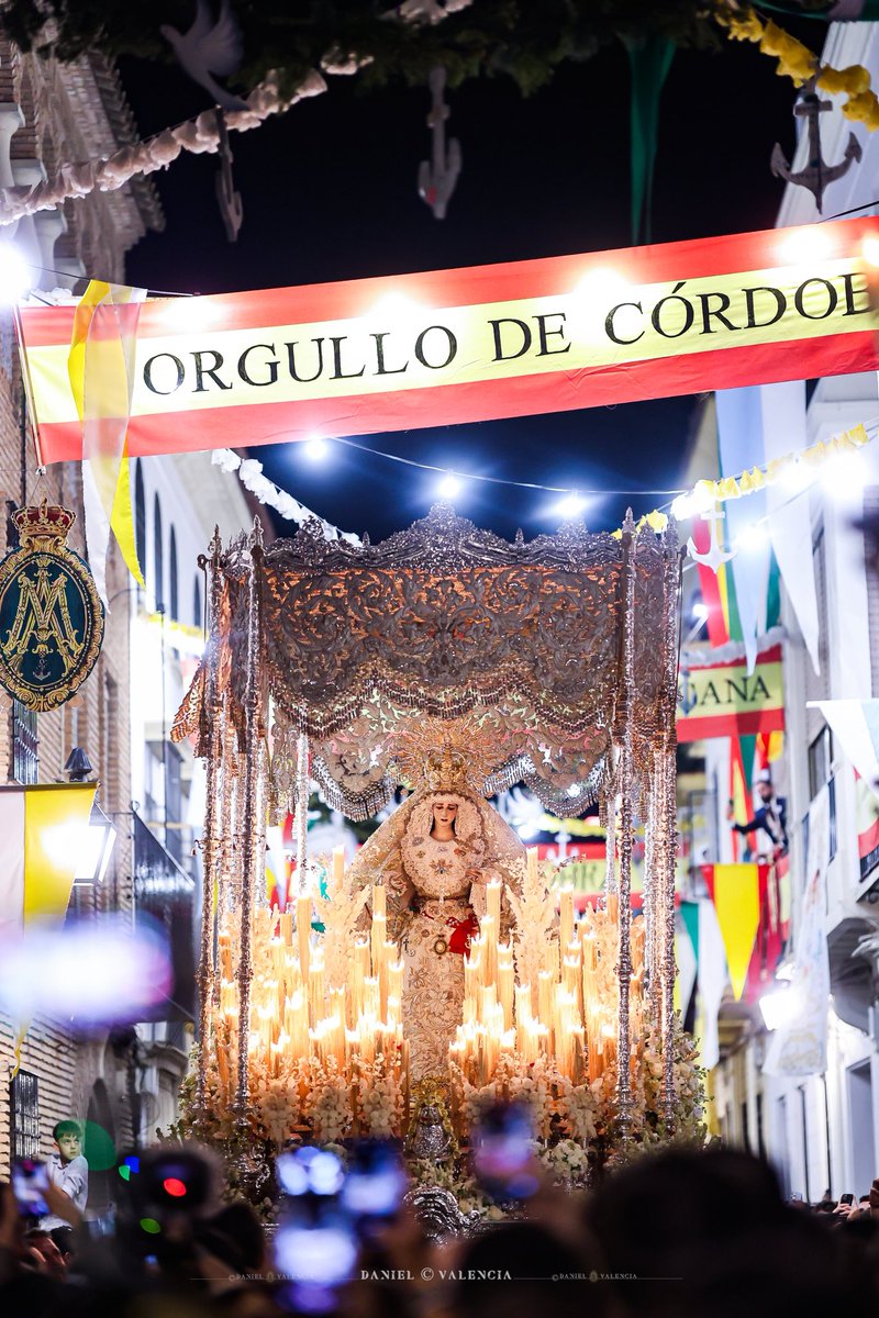 Araqueencrrs's tweet photo. Reina de la Paz y Esperanza Coronada 

#MagnoVCOR25 @HdadPazCordoba https://t.co/FjhDCnRfvs