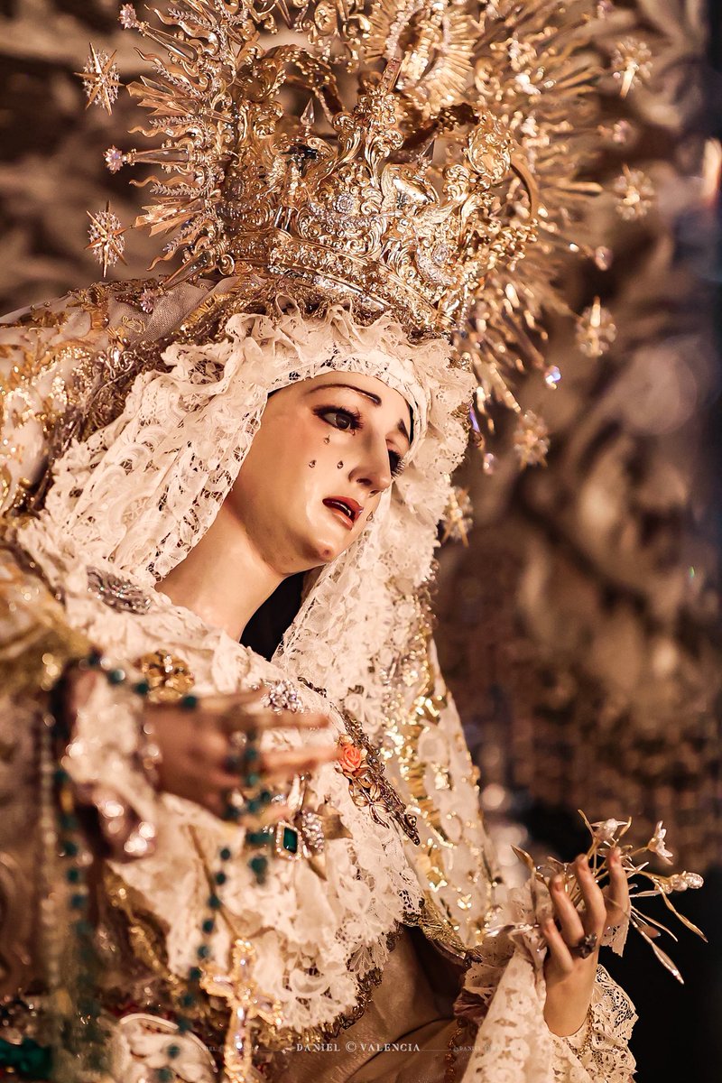 Araqueencrrs's tweet photo. Reina de la Paz y Esperanza Coronada 

#MagnoVCOR25 @HdadPazCordoba https://t.co/FjhDCnRfvs