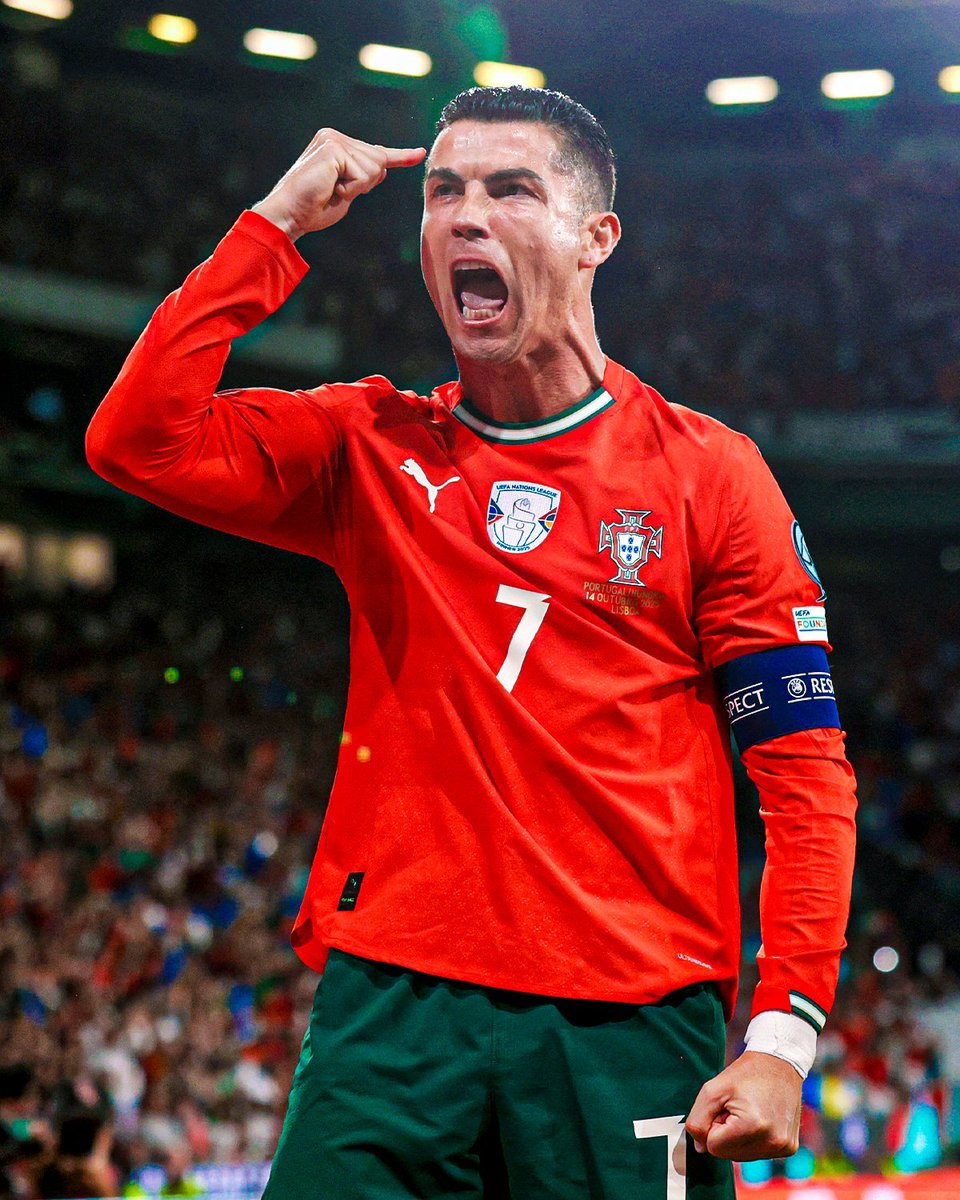 👑 CR7, el hombre récord:

🏅 Máximo goleador en eliminatorias mundialistas (41). 🆕
🏅 Máximo goleador en la historia del fútbol (948).
🏅 Máximo goleador de la historia del Real Madrid (451).
🏅 Máximo goleador a nivel de selecciones nacionales (143).
🏅 Máximo goleador en la