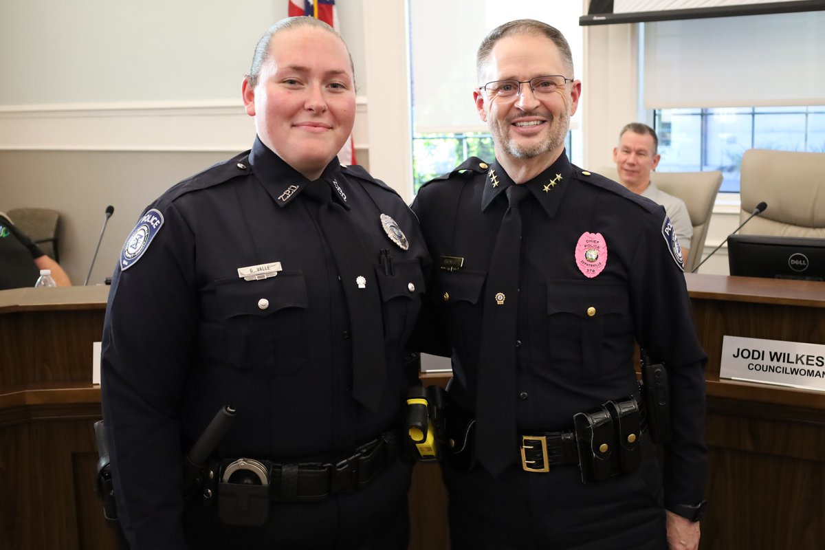 ZephyrhillsPD's tweet image. We’re proud to welcome Officer Gabby Valle back to the @ZephyrhillsPD!

After some time away, Officer Valle is returning to our agency to continue her law enforcement career - a calling she has always been deeply connected to.

Congratulations and welcome home, Officer Valle!