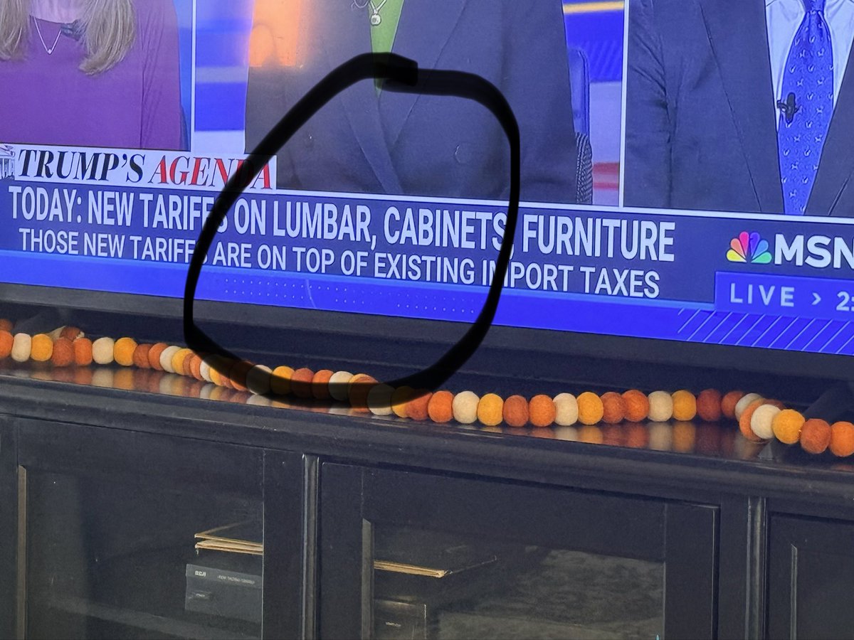 breadmanjp's tweet photo. @MSNBC How about a little proofreading before you put a graphic up? Tariffs on my lower back? https://t.co/HkpLsGYbGN