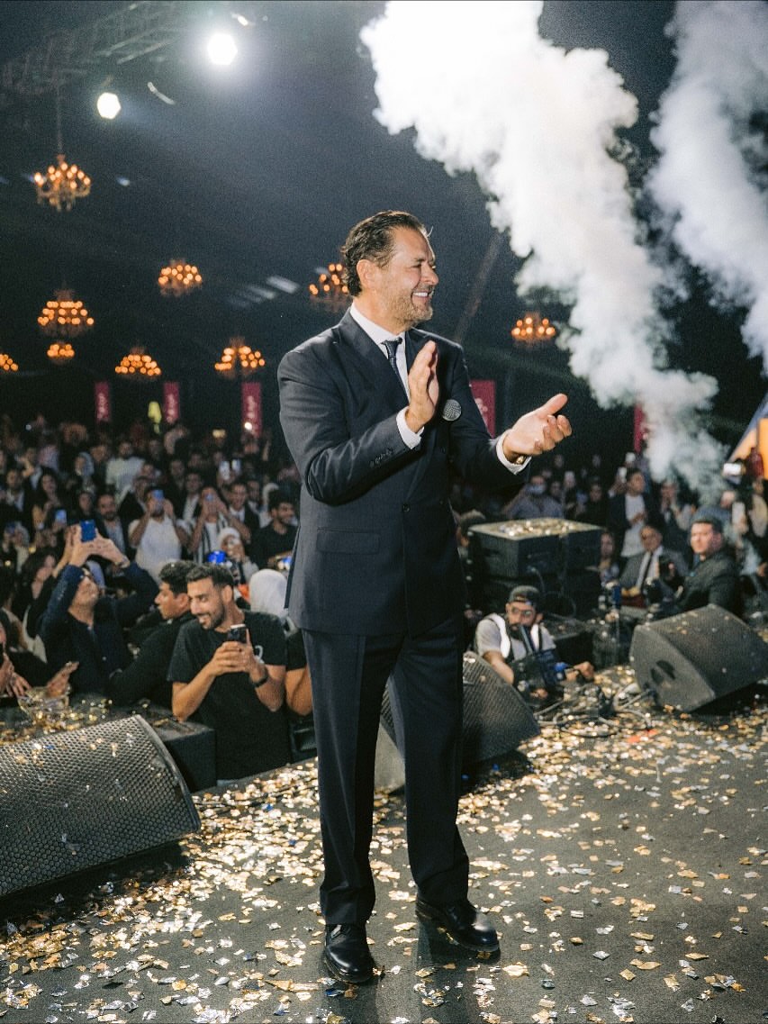 رقص وصور مع الأطفال.. السوبرستار #راغب_علامة ينشر #صور حفله في #مصر عبر صفحاته على مواقع التواصل الاجتماعي،
معربًا عن سعادته بالحفل، وحبّه للجمهور المصري وتفاعلهم معه، مُعلّقاً:
«لقطات عفوية من حفلتنا في مصر، أجواء لا تنسى وناس كلّها طاقة وحب»
<a href="/raghebalama/">RaghebAlama</a>
almasryalyoum.com/news/details/3…