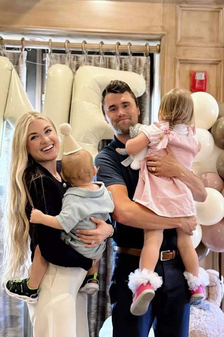 _profanepastor_'s tweet image. As a fellow ✝️, husband of 14 yrs and a father to two blessings, my heart 💔 for the Kirk family today! 
#charliekirk