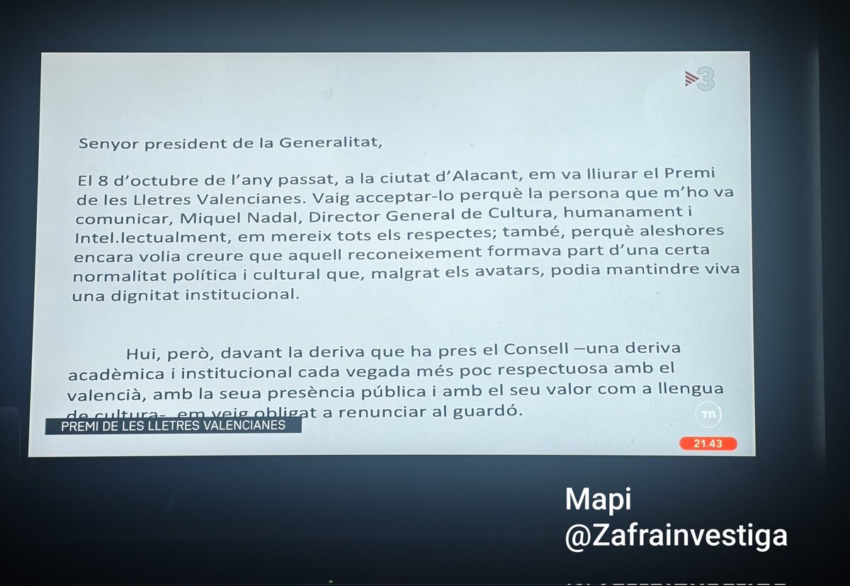 Zafrainvestiga's tweet image. #FerranTorrent renuncia al Premi de les Lletres per la deriva cada cop menys respectuosa amb el valencià
L'escriptor i periodista assenyala en 1 carta a #CarlosMazón q la llengua "no pot ser relegada ni sotmesa a silencis burocràtics o criteris polítics"#Dignitat👏
#Mazón indigne