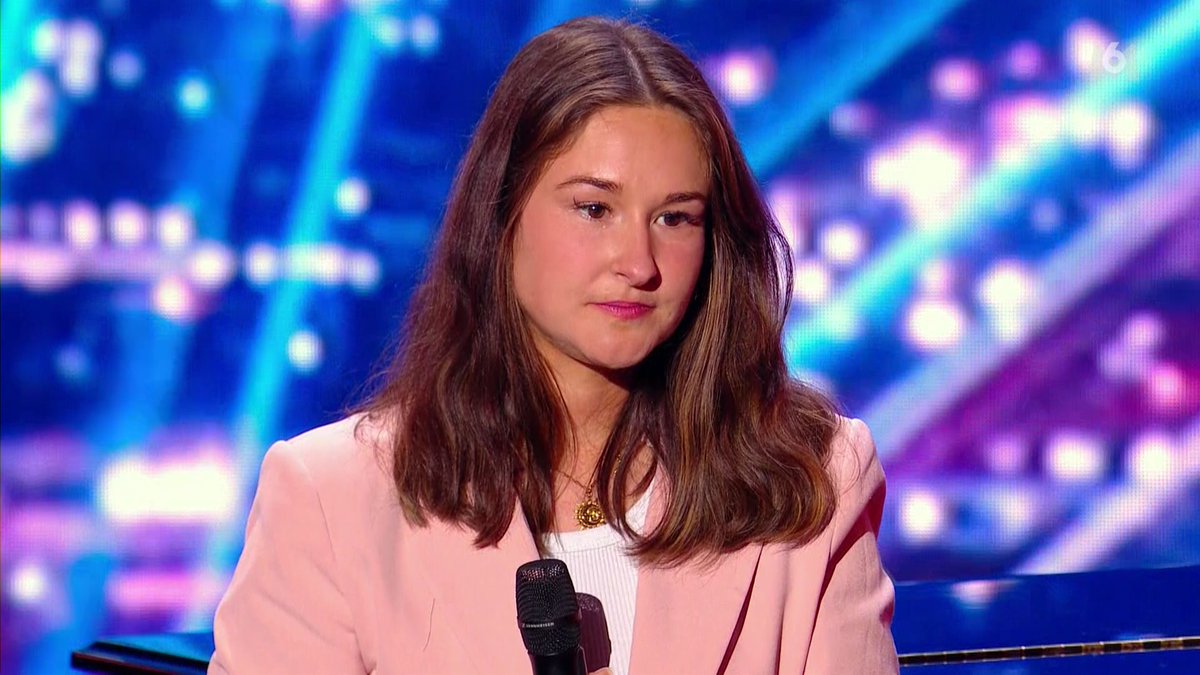 #LFAUIT #Jayde Catégorie chant nous en tenons une et la surprise avec le coup monté par son copain 
Un "Popcorn salé" d'anthologie qui a touché Hélène Segara il y a longtemps que nous n'avons pas eu ce niveau en chant