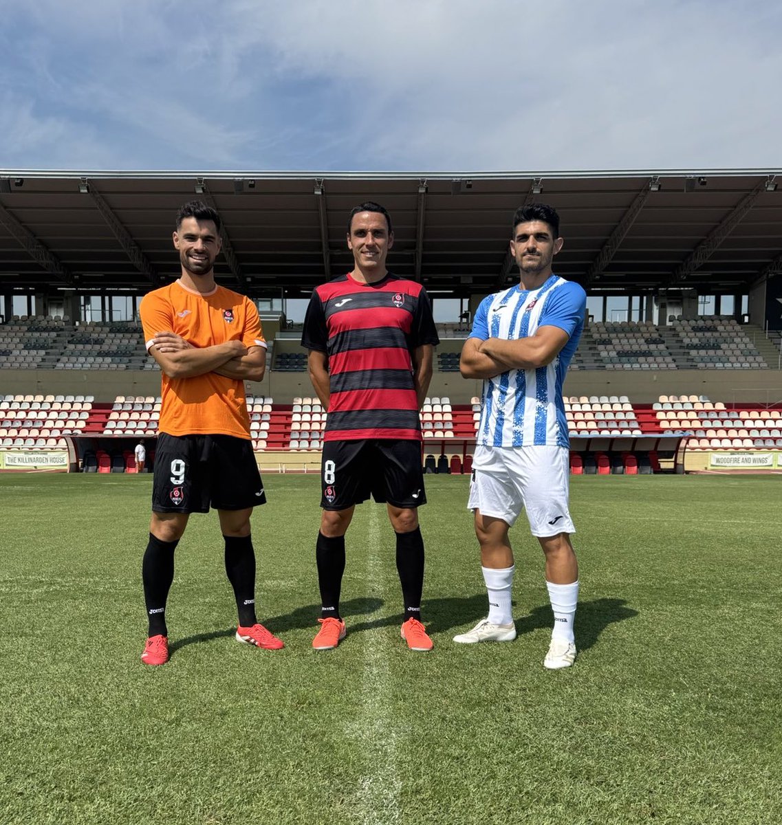 📁 Sobre les samarretes del <a href="/ReusFCR/">Reus FC Reddis</a>:

- El club reconeix que hi ha hagut problemes aliens que han endarrerit l’entrega de les samarretes per part de Joma 👕

- S’espera que a finals d’aquest mes d’octubre ja es puguin comprar per internet.

(Foto: <a href="/andresromerooc/">Andres Romero</a>)