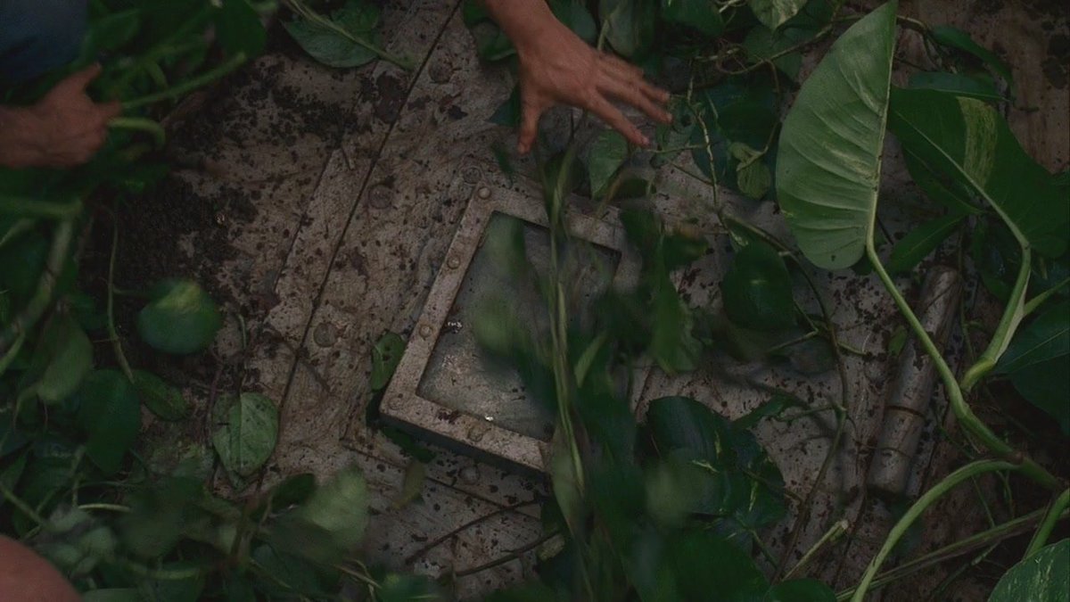 everydaylostt's tweet photo. Locke and Boone continue working on the hatch https://t.co/HeUjlydEPD
