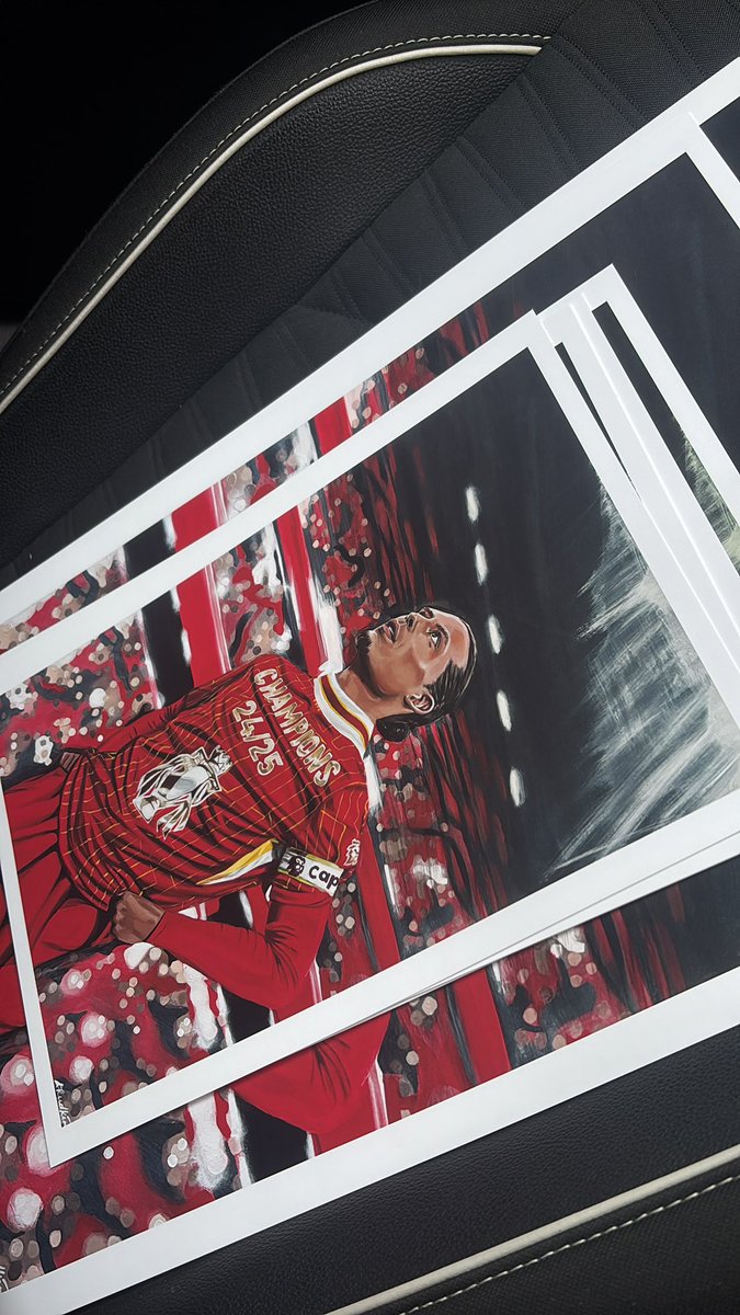 Looking for something different to gift a red this Christmas? Check out some of my art prints over on Etsy ❤️

etsy.com/uk/listing/438…