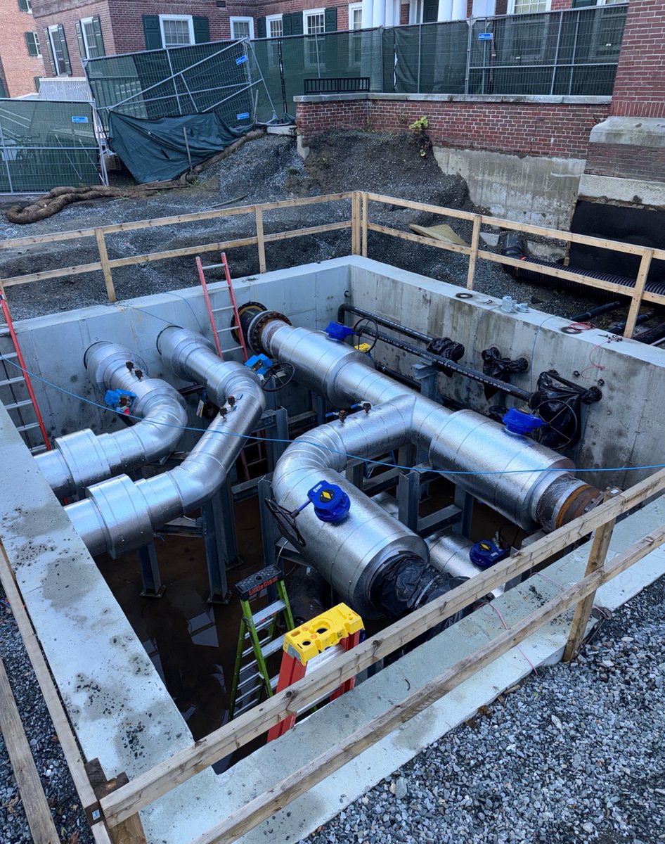 rhwhiteco's tweet photo. Check out this 25'x28'x11' geothermal vault we installed to support a campus-wide energy system upgrade! Includes large, insulated pipes, HDPE→CS transitions, flow control and more—all in a tight spot near active buildings.
#Geothermal #Infrastructure #EnergyEfficiency https://t.co/cgUOHVLosm