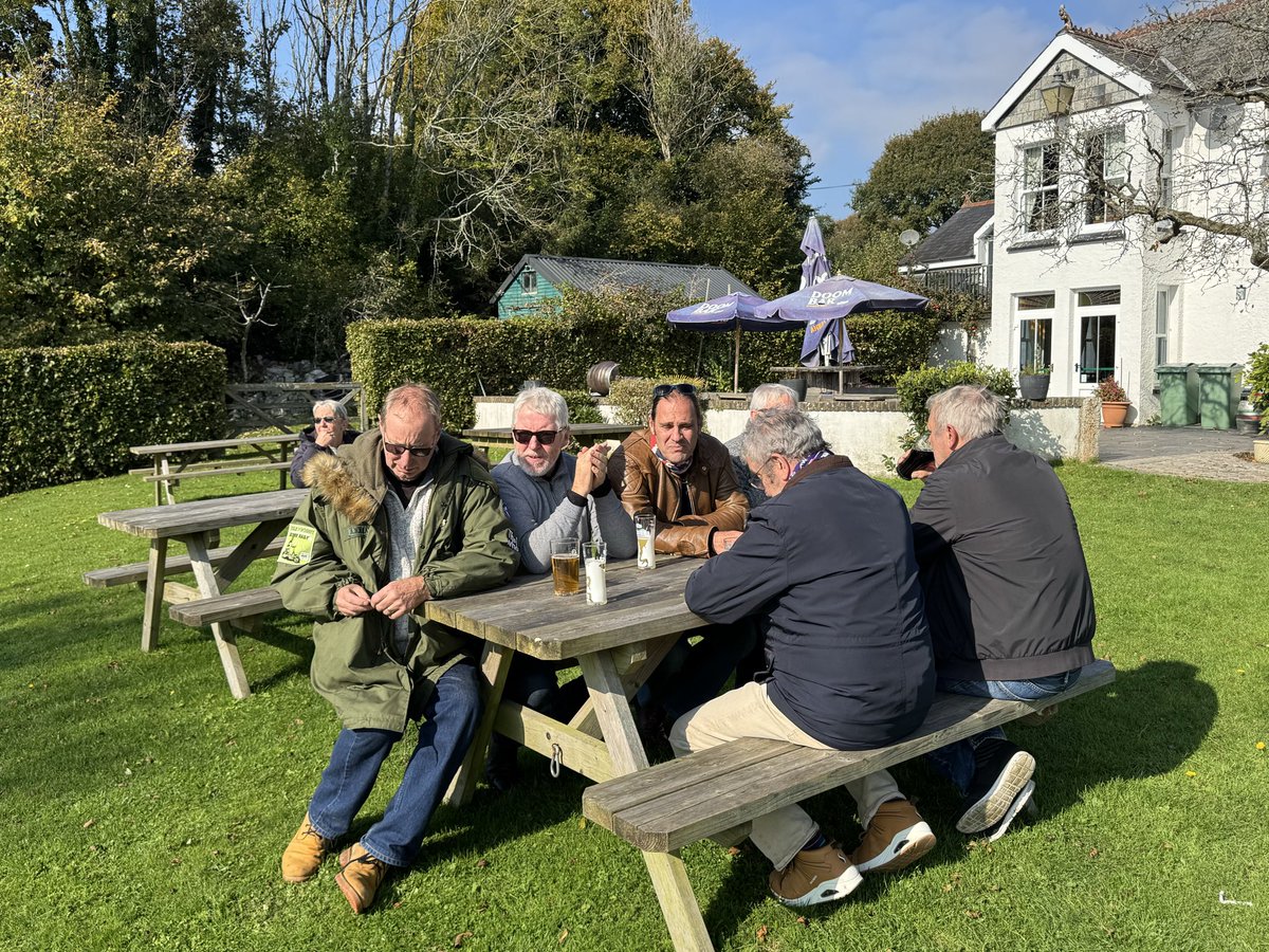Cryocool's tweet image. Out with the lads for a shandy @ Botus Fleming last Sunday