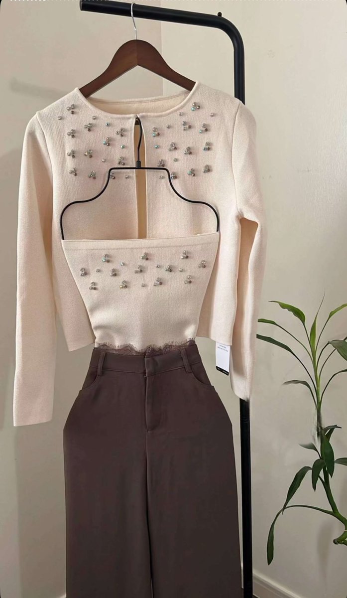 تخيلو ان هالتنسيق الكششششخه والانييق من شي ان صدددددمه🤎🤎🤎