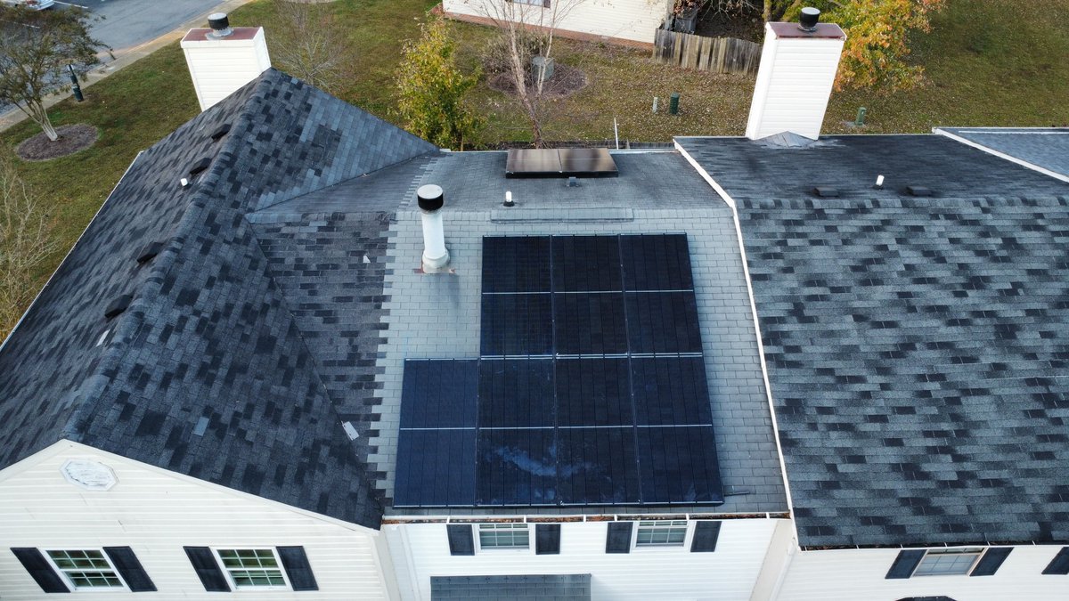 A big shoutout to our newest solar pioneers in Williamsburg, Virginia! With 27 sleek REC solar panels gleaming on your roof, you’re not just catching rays—you’re catching savings! 💸🌍

Get ready to enjoy those energy bill drops while making our planet a better place. 🌟🌱