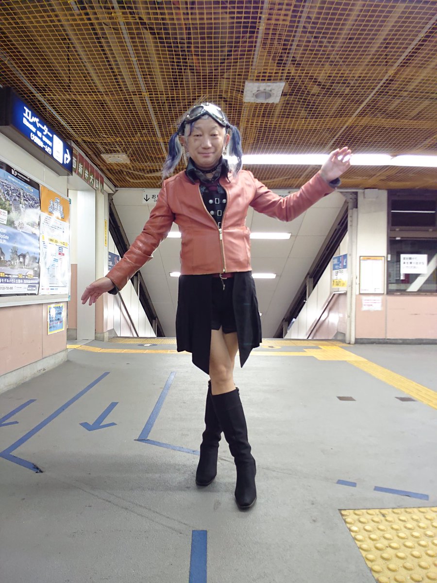 saori_mistress's tweet photo. 2025October15
今朝は雨上がり。でも時折パラパラっと小雨が。晩秋の寒さにやっと革ジャケットの出番です。
#ozzon #ozzonjapan #ozzonest #ozzcoroce #BALMAN #TAKARAYA #かねまつ https://t.co/1cxHC0TDk3