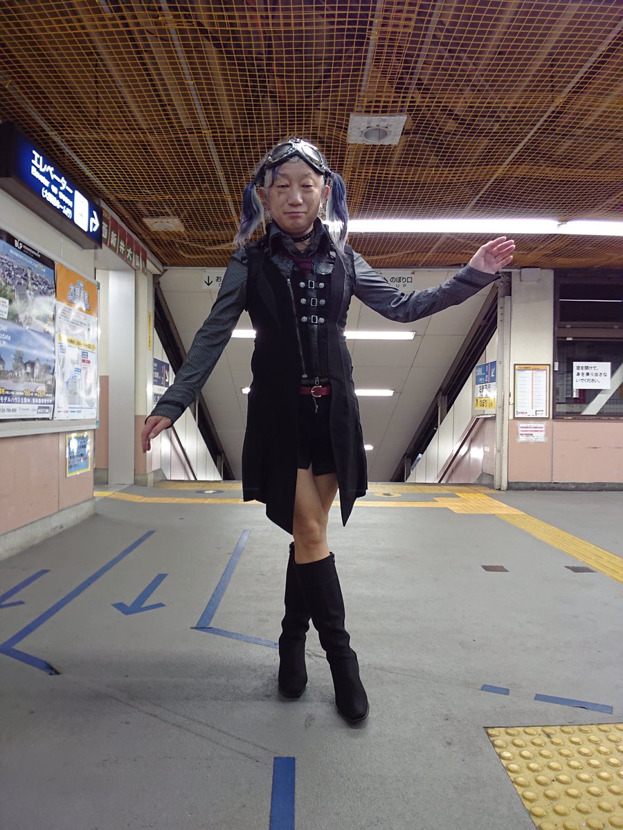 saori_mistress's tweet photo. 2025October15
今朝は雨上がり。でも時折パラパラっと小雨が。晩秋の寒さにやっと革ジャケットの出番です。
#ozzon #ozzonjapan #ozzonest #ozzcoroce #BALMAN #TAKARAYA #かねまつ https://t.co/1cxHC0TDk3