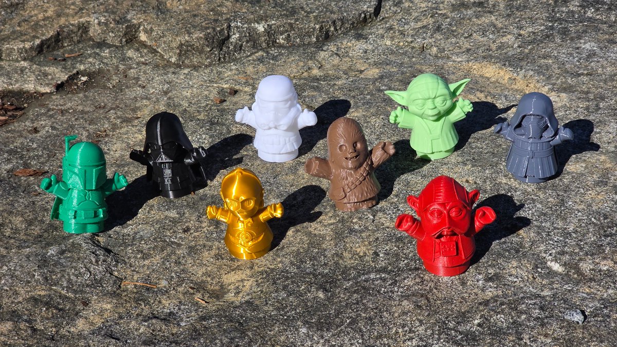 I once wanted Star Tots models, but was inspired to make these characters as Little People first. Maybe I'll come back to the Star Tots idea at some point. <a href="/fixumdude/">fixumdude</a> helped with Ackbar, but... I forgot he had *FLIPPERS* instead of hands. makerworld.com/en/models/1888… <a href="/Polymaker_3D/">Polymaker</a>