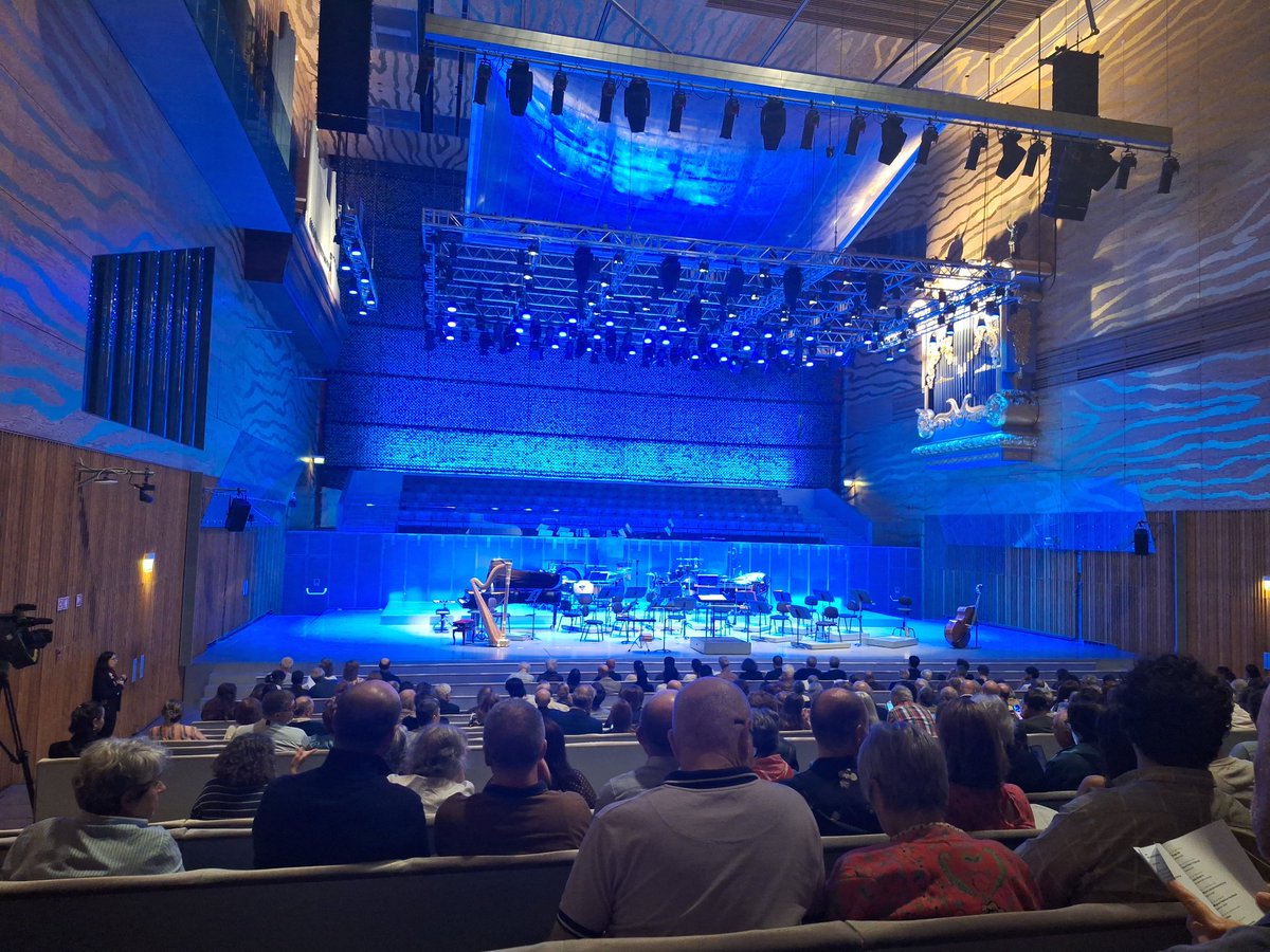 's tweet image. The perfomance will start in a few moments @casadamusica...