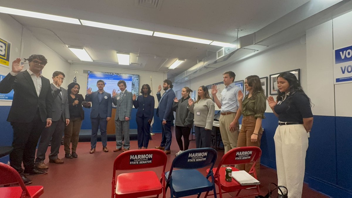This weekend, I was honored to join the <a href="/YoungDemsOfIL/">Young Dems of Illinois</a> convention and swear in their newly elected board members.

Illinois Democrats win because of passionate organizers like them — young people who are building community and shaping the future of our state.
