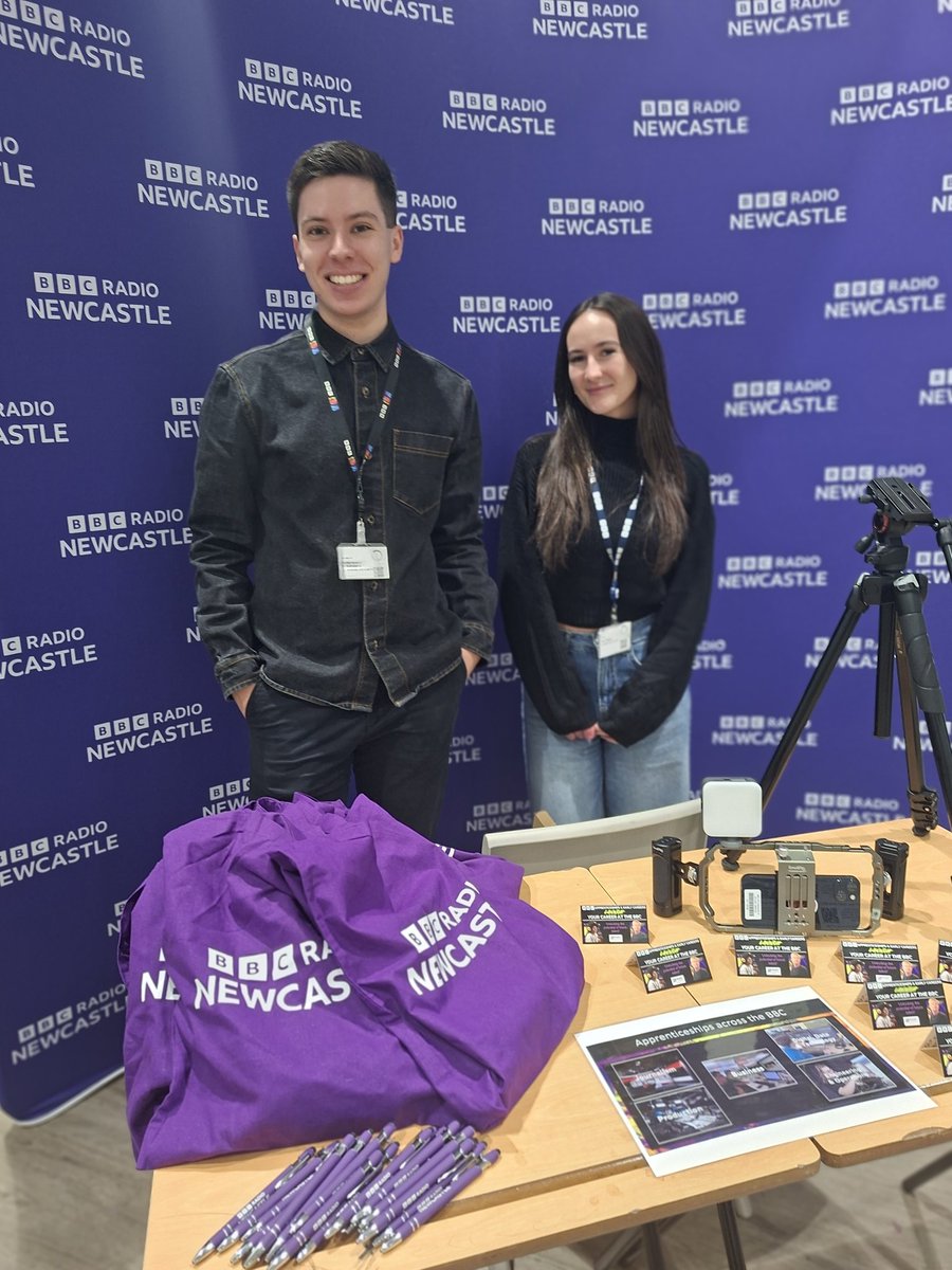 longbentonhs's tweet photo. Once an LHS student, now working for BBC Radio Newcastle! It was fantastic to welcome Harry back! Thank you for inspiring our students at our Careers Fair- a great example of where hard work and passion can lead #Alumni #CareersFair #ProudSchool #KIDMAP #BBCNewcastle #NTLT https://t.co/x2s5JDmO9N