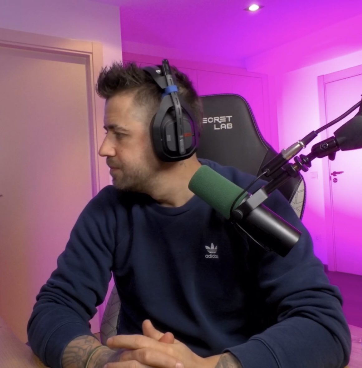 😽<a href="/auronplay/">Auron</a> 
auron hooyy en el directooo! 💰🫆⛓️‍💥