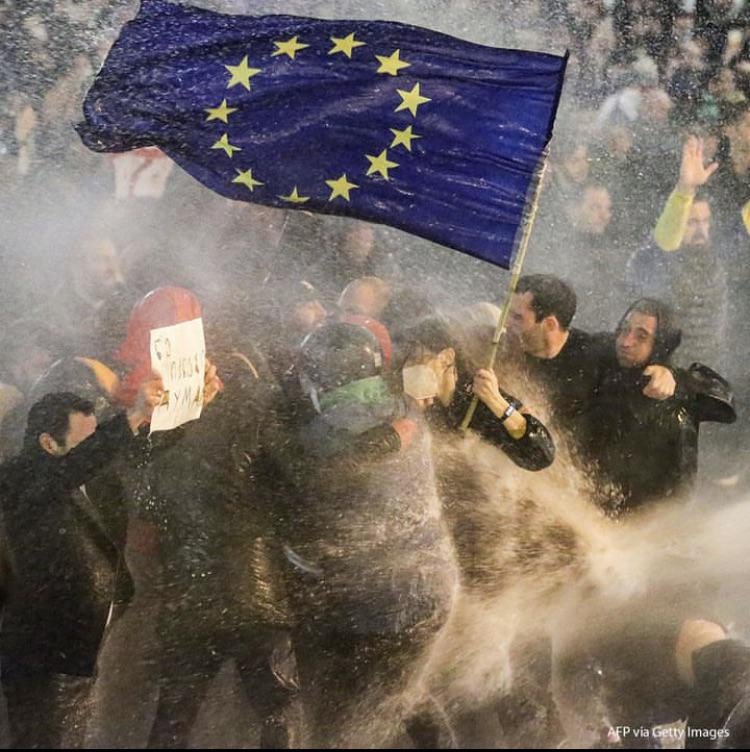 luferrei's tweet photo. @Mikiashvili_M @elinavaltonen EUrope with Georgia!
#GeorgiaInEU

Finland knows the cost of break FREE from ruzzia!

#FreeGeorgia https://t.co/CRBGJgbvga