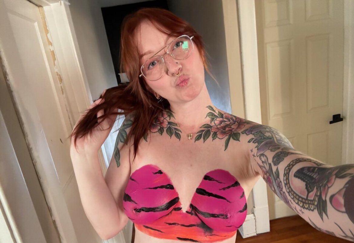 RoseJynia's tweet photo. @Big_Squirt99 @Michael17910957 https://t.co/gNaJCxVz9R