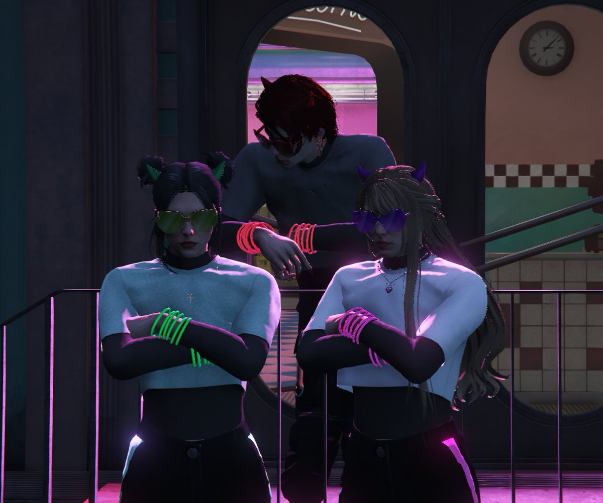 Me da mucho gusto que hayan recibido a las Trillizas muy bien.

😈La triple A 😈

Poco a poco estamos armando un rol bastante Chulo y a veces gracioso.

Nos vemos en ONX y después un Resident Evil 2
m.twitch.tv/naominnavarro/…