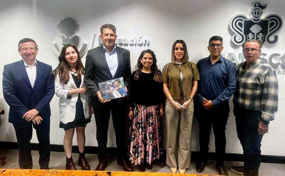 Seguimos sumando esfuerzos por una educación de calidad. 

Nos reunimos con Fundación <a href="/MetLifeMx/">MetLife México</a> para fortalecer la colaboración en el proyecto Educación #AlEstiloJalisco, una iniciativa que promueve el aprendizaje integral, la innovación y el trabajo en comunidad.