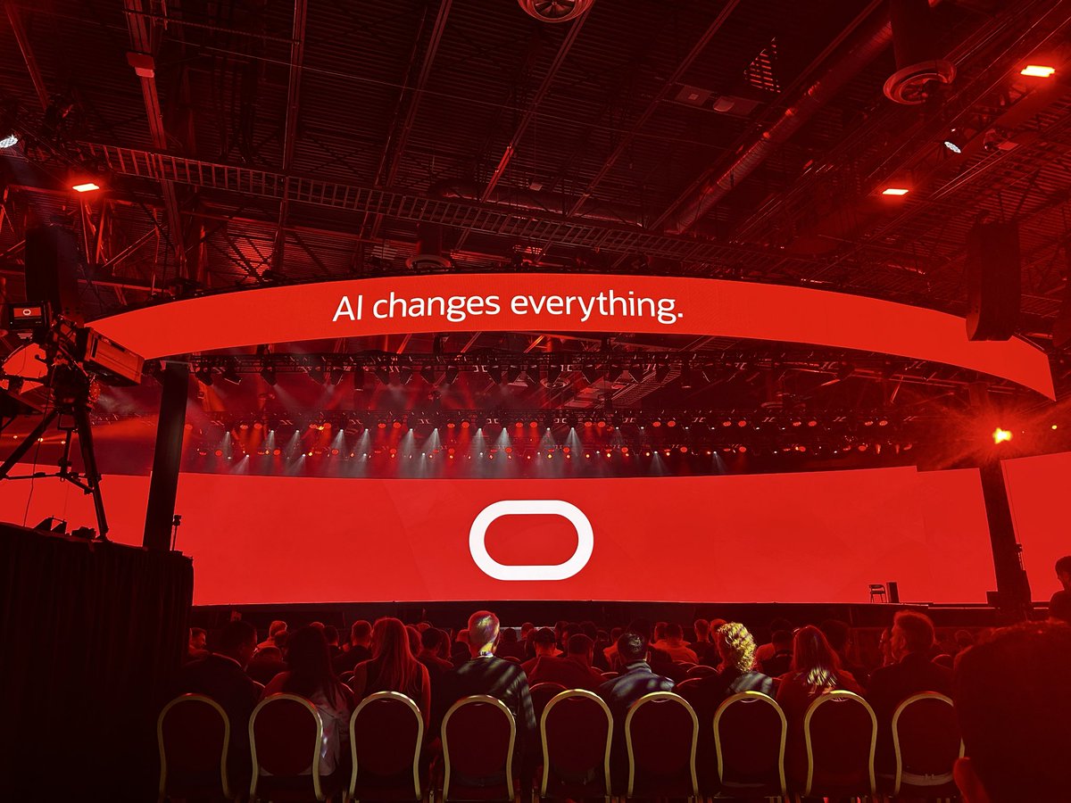 reqtc's tweet image. 【Oracle AI World】次はいよいよOracleラリー・エリソン会長によるキーノート！！
#AIWorld #oracleaiworld #oracle