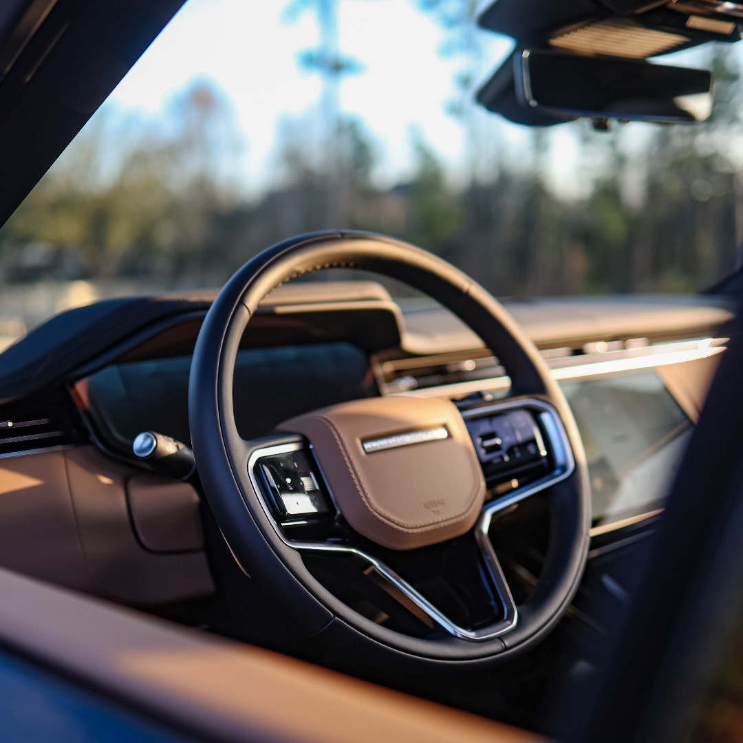 jlrhoustontx's tweet image. Behind the wheel of the 2025 Range Rover, every drive becomes a statement of luxury, power, and precision.
bit.ly/3z2zr88