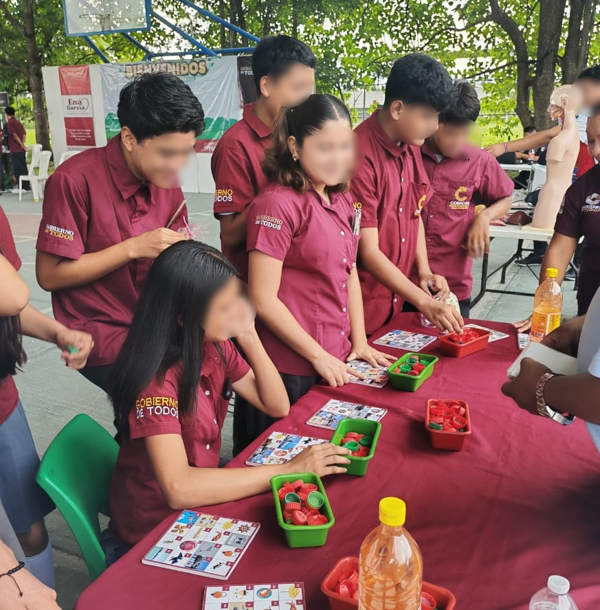 apicampeche's tweet image. ⚓👉👮‍♂️👮‍♀️💓#Candelaria | #Vinculación | #Apicam | Suma de esfuerzos para promover la prevención, la sana convivencia y la participación juvenil.

Participamos en la Estación de Prevención del Delito y Participación Ciudadana, que se realizó en el #COBACAM plantel 02 de Candelaria.