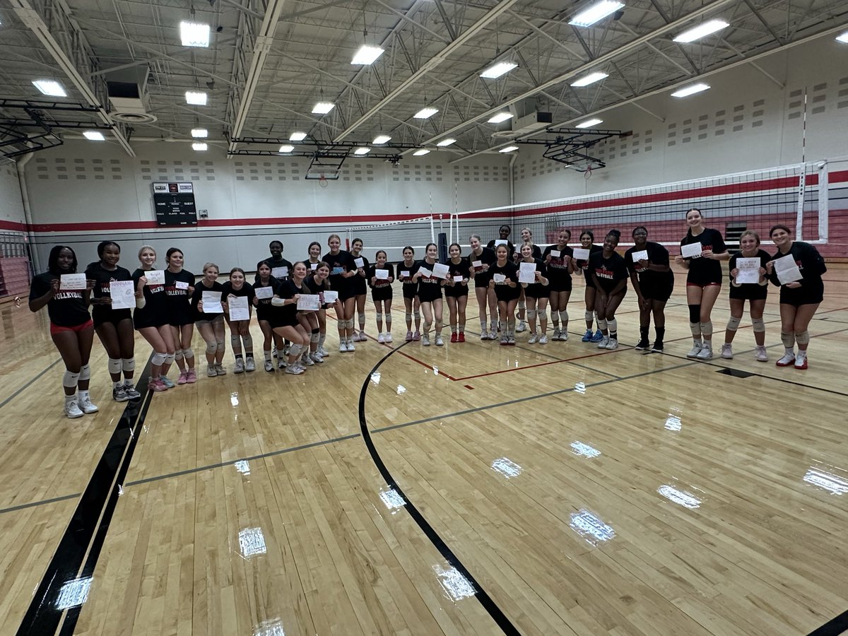 Burleson High School Volleyball🏐 (@ladyelk_vball) on Twitter photo Lady Elks all take the WINS tonight!!! 
Up next: Friday at Seguin! 
#WHGB Lady Elks all take the WINS tonight!!! 
Up next: Friday at Seguin! 
#WHGB
