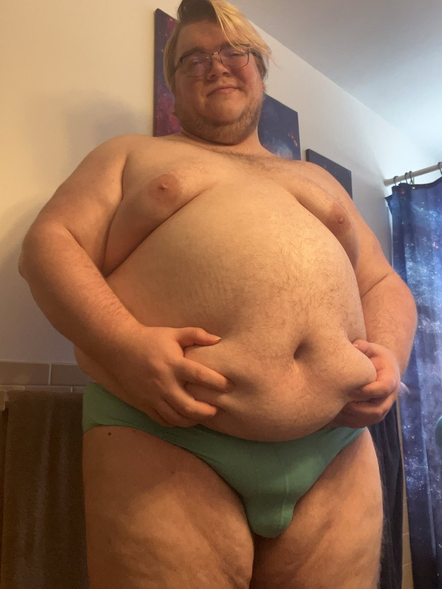 There’s something about wearing briefs that makes me feel so sexy 🐶 #tummytuesday