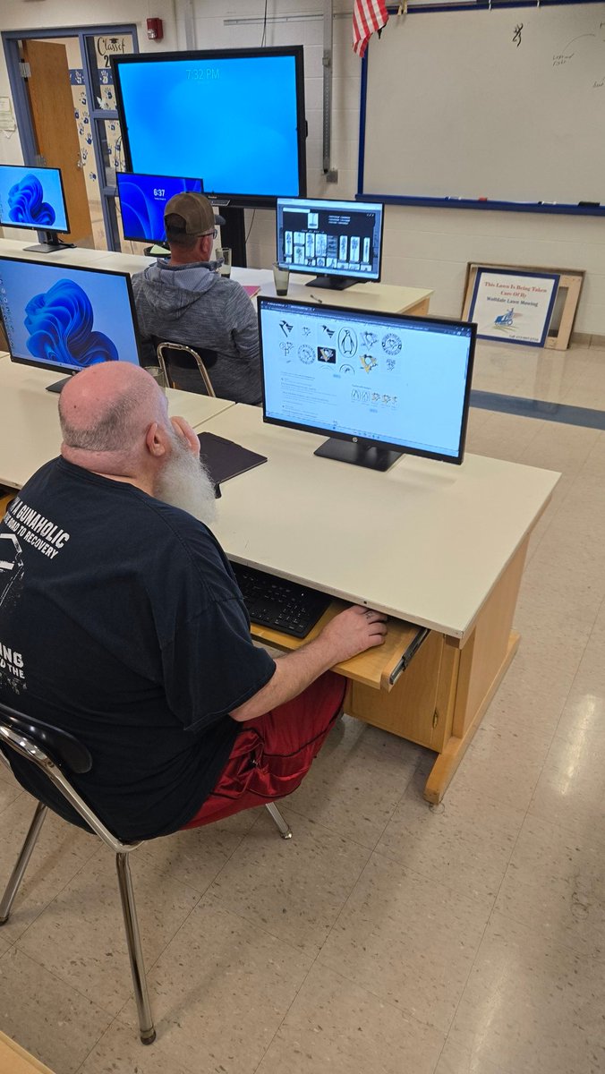 Prentice_Fablab's tweet image. New season starting for Trinity&apos;s adult evening courses! My &quot;FabLab&quot; course got to spend their 1st session laser engraving personalized drinking glasses #FabLab @dr_zebrasky #CTETHSadultclasses
@TRINITY_MLUCAS